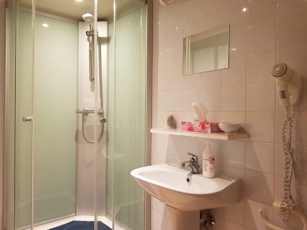 B&B Woodside